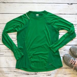 Nike dry fit green women’s top size L (12-14)